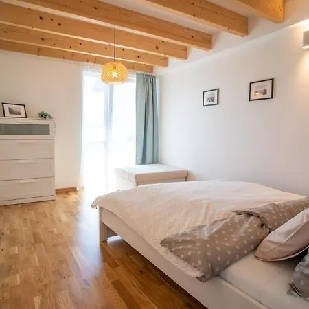 Lesnicka 度假居 *